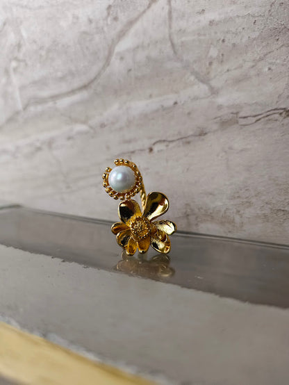 Flower and Pearl Ring